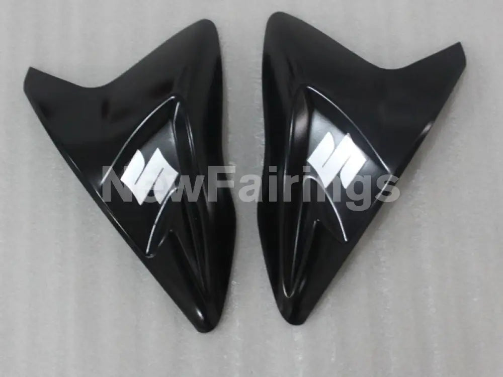 White and Black Beacon - GSX-R600 11-24 Fairing Kit